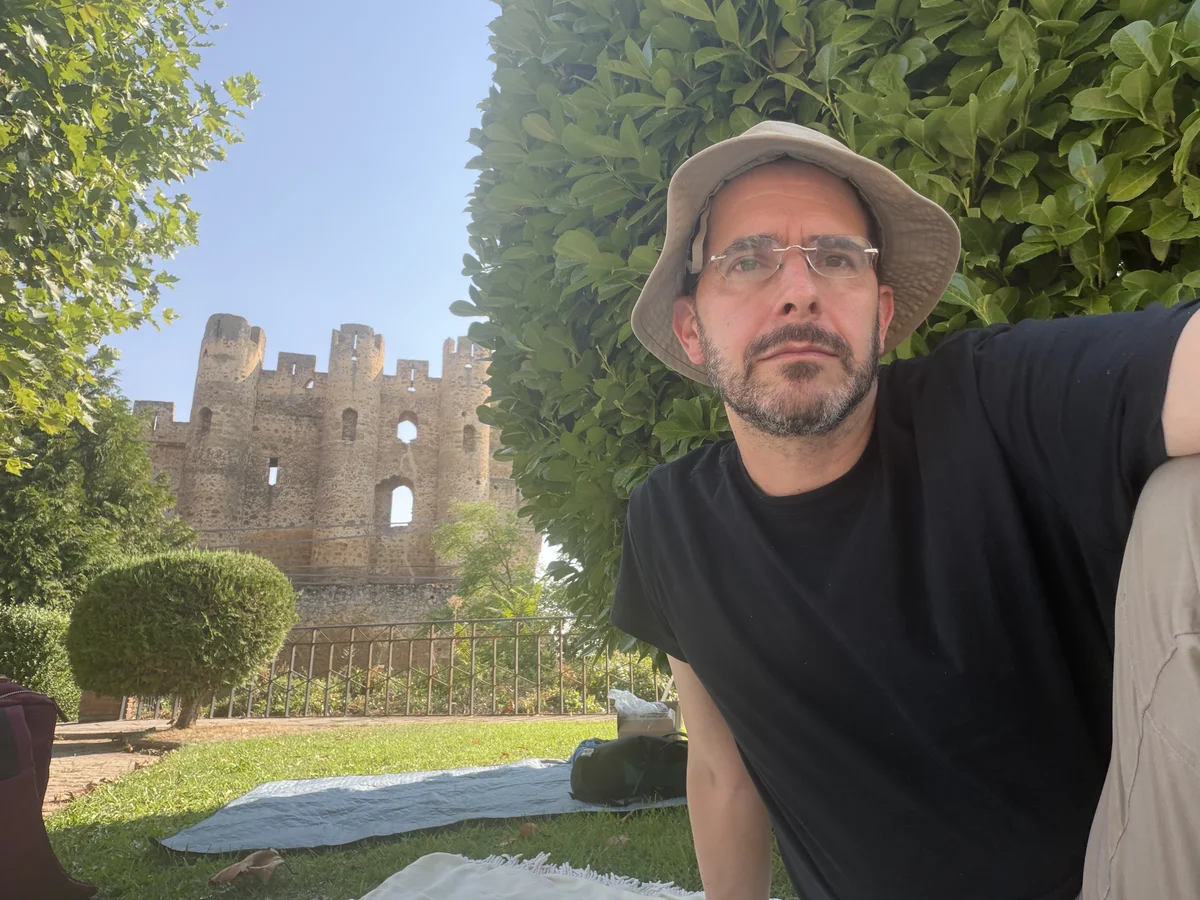 Nir Shaviv waiting in the shade beside the Castillo de Coyanza before the eclipse